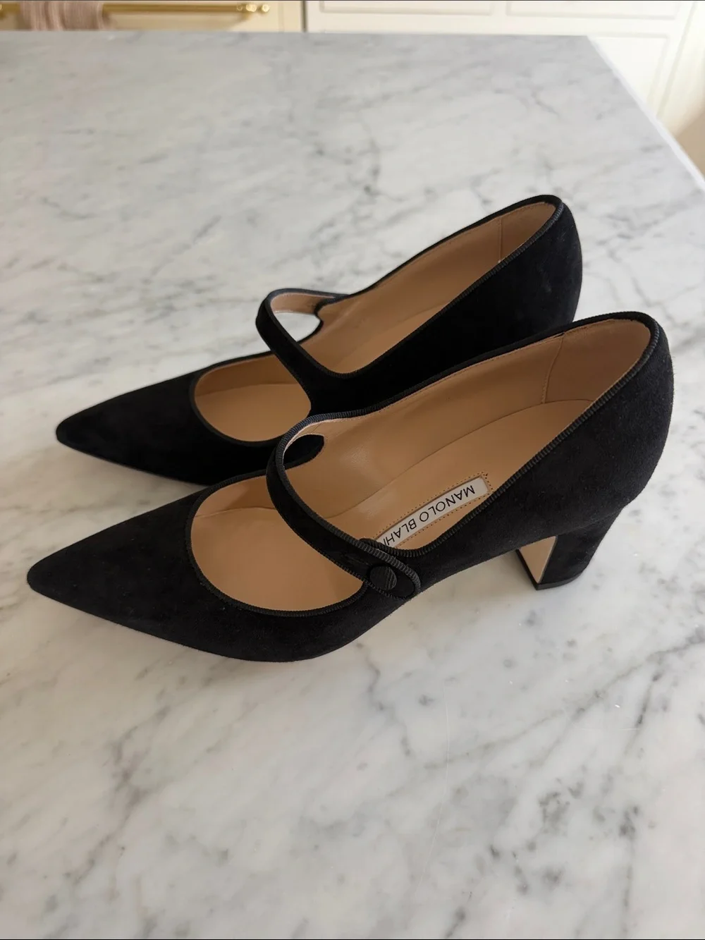 NWT Manolo Blahnik Black Suede Campariba Mary Jane Pointed Pumps size 37